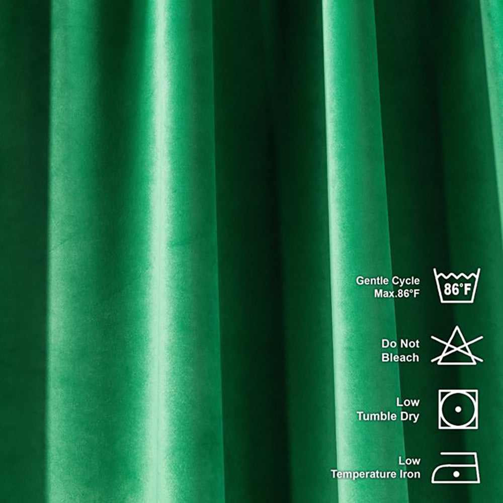 Green_velvet_curtain