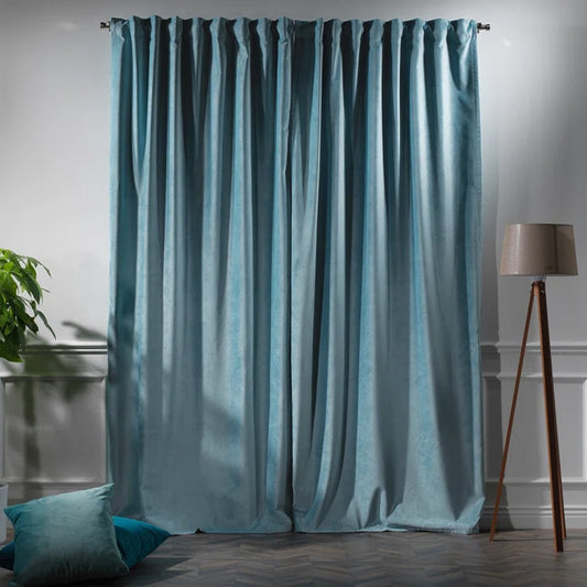 velvet_curtain_-_maya