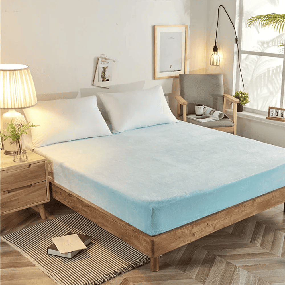velvet_fitted_sheet-sky_blue